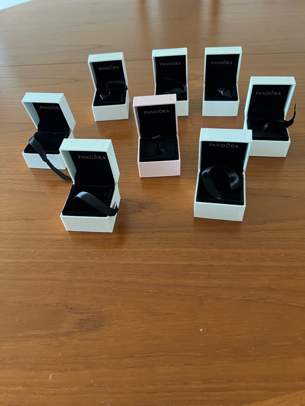 Pandora Ring Boxes in White and Light Pink - Picture 2 of 3